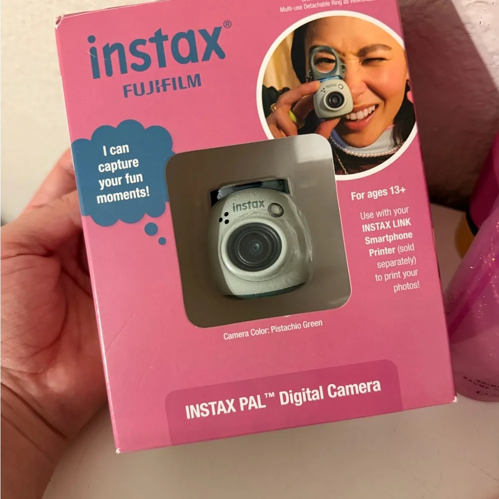 Fujifilm Instax Pal Camera in Soft Green